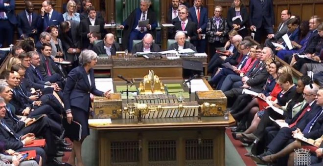 La primera ministra británica, Theresa May, mientras da un discurso ante la Cámara de los Comunes. - EFE