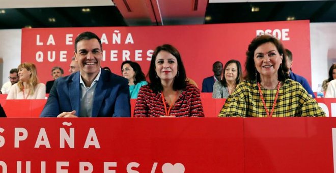 Pedro Sánchez, Adriana Lastra y Carmen Calvo, en el Comité Federal del PSOE de este domingo. EFE/JJ Guillén