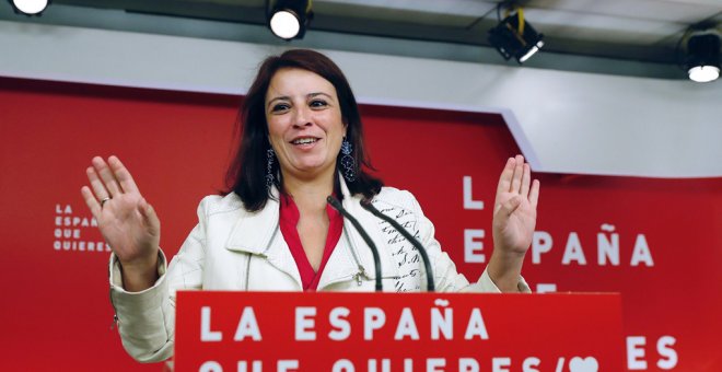 La vicesecretaria del PSOE, Adriana Lastra, durante una rueda de prensa tras la reunión del Comité de Elección, en la sede en Ferraz. EFE/J.P. Gandúl