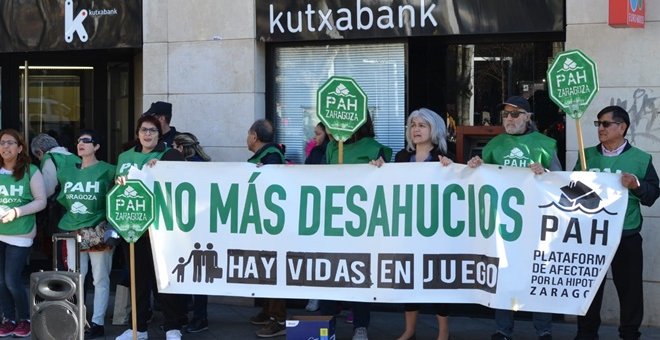 La PAH y el 8M de Zaragoza han realizado ya, con el apoyo de Stop Desahucios y del Sindicato de Inquilinos, varias acciones de protesta contra el desahucio de Rosa.