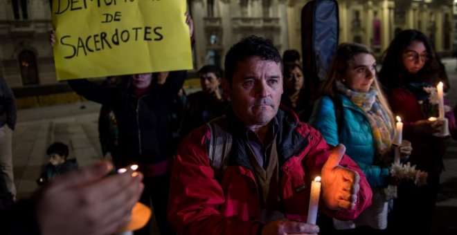 Manifestación en Santiago de Chile en protesta por los casos de abusos en la Iglesia. AFP/Martin Bernetti