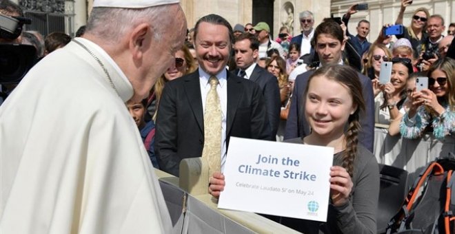 Greta Thunberg y el Papa Francisco. Reuters