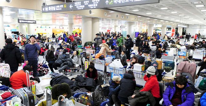 Pasajeros del aeropuerto de Jeju. Reuters
