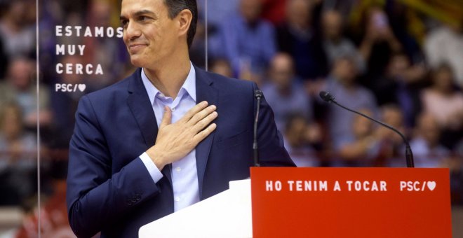 El presidente del Gobierno Pedro Sánchez interviene en el mitin central de los socialistas catalanes en Barcelona. EFE/ Quique García