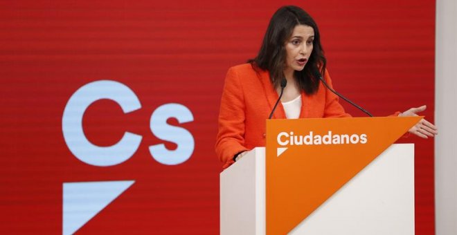 La portavoz de Ciudadanos, Inés Arrimadas, durante la rueda de prensa tras la reunión de la Ejecutiva celebrada este lunes en la sede del partido de la calle Alcalá. /EFE