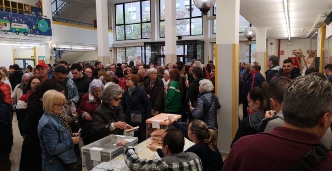 Colegio electoral durante la jornada del 28A.  @REDGULAG