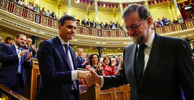 Pedro Sánchez i Mariano Rajoy durant la sessió d'investidura.