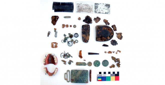 Objetos encontrados tras la exhumación de una fosa en Castuera.- Cedida por Alfredo González-Ruibal