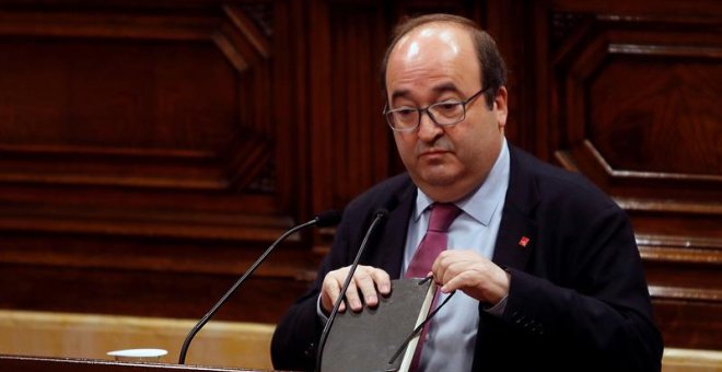 El primer secretario del PSC, Miquel Iceta, durante su intervención en el pleno del Parlamento de Cataluña. /EFE