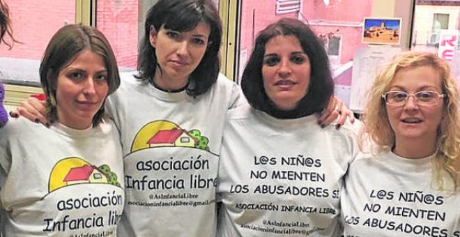 Algunas de las mujeres ligadas a Infancia Libre, tres de las cuales fueron detenidas.