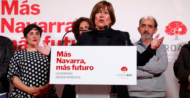 La presidenta del Gobierno de Navarra y candidata de Geroa Bai a renovar el cargo, Uxue Barkos, durante su intervención para valorar los resultados de las elecciones de este domingo. EFE/Villar López