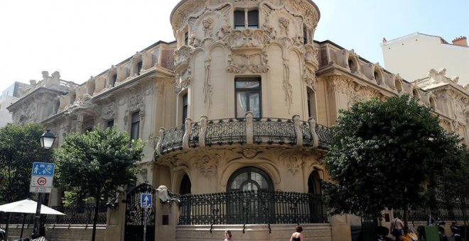 Vista tomada de la fachada de la Sociedad General de Autores Españoles (SGAE). EFE/Archivo