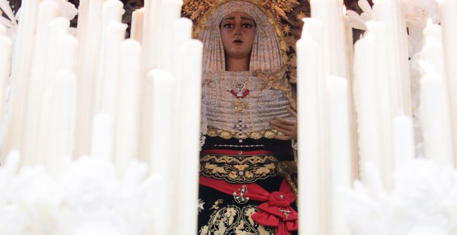 Virgen del Baratillo con el fajín de Franco. / EUROPA PRESS - MARÍA JOSÉ LÓPEZ