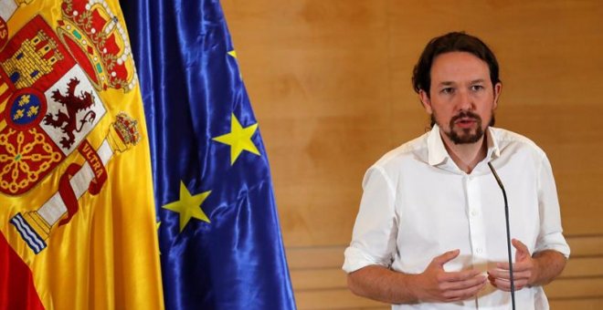 El secretario general de Podemos, Pablo Iglesias, durante su comparecencia ante los medios tras la reunión que ha mantenido con el presidente del Gobierno en funciones, Pedro Sánchez. EFE/Zipi