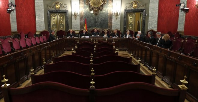 Vista general de la saala del Tribunal Supremo que ha  celebrado la vista pública para deliberar los recursos sobre los cinco miembros de La Manada. EFE/J.J. Guillén