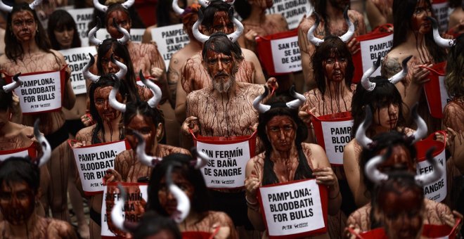 Imagen de archivo de una protesta organizada por AnimaNaturalis y PETA contra el maltrato animal en Sanfermines. ANIMANATURALIS