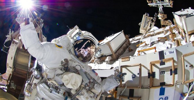 : La astronauta Sunita Williams en un paseo espacial en 2012. - NASA