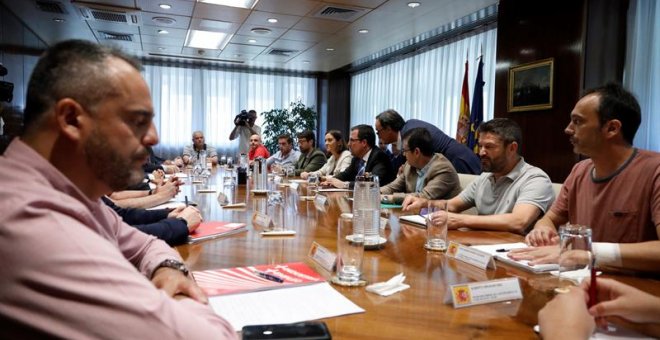 Los representantes de Alcoa de las plantas de Asturias y Galicia con los compradores Parter Capital / EFE