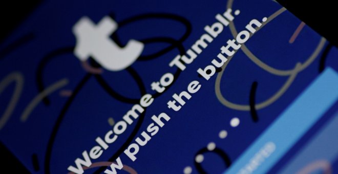 La aplicación de la red social Tumblr , en un 'smartphone'. REUTERS/Thomas White
