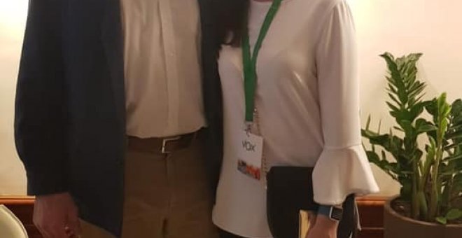 La responsable de CELVYT, Victoria Villarruel, con el secretario general de Vox, Javier Ortega Smith, en abril pasado. FACEBOOK DE VICTORIA VILLARRUEL