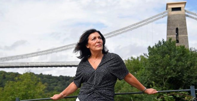 Anna Amato posa junto al puente de Clifton en Bristol, Reino Unido, el pasado 28 de agosto de 2019. - REUTERS/Toby Melville