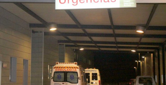 La entrada a urgencias del Hospital Universitario de Ceuta.- EFE / ARCHIVO
