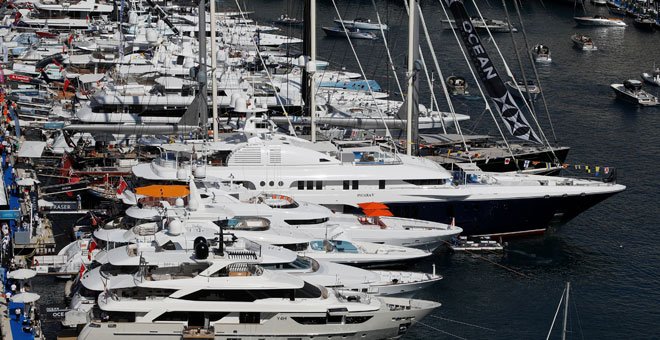 Yates de lujo atracados en Mónaco. / ERIC GAILLARD (REUTERS)