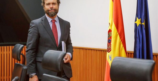 El portavoz de Vox el Congreso, Iván Espinosa de los Monteros, presenta este viernes una proposición no de ley en una comparecencia en la Cámara Baja. /EFE