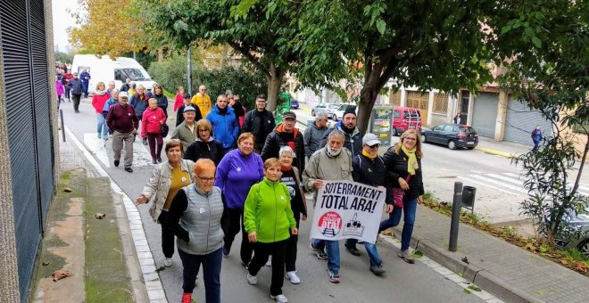 Marxa per demanar el soterrament de les vies de Rodalies a Montcada i Reixac. Plataforma Tracte Just Soterrament Total