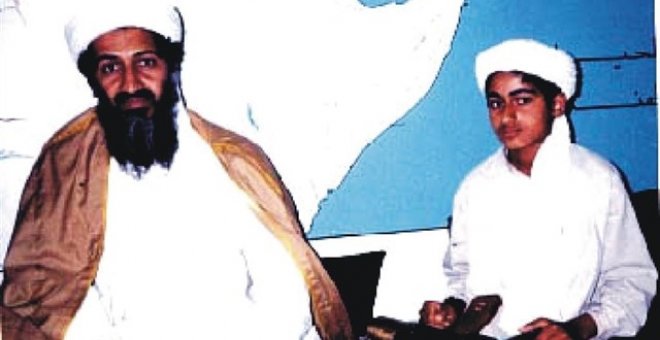 Usama bin Laden junto a su hijo Hamza.-EUROPA PRESS
