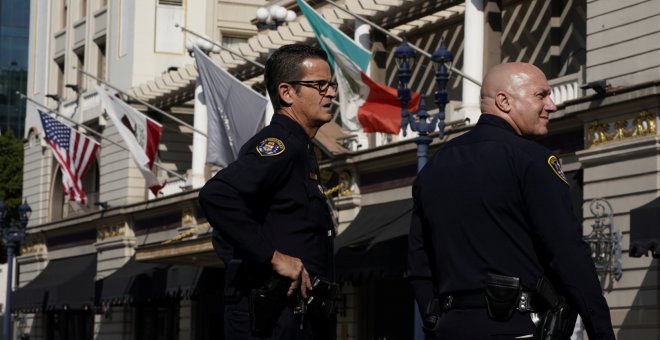 18/09/2019 - La policía vigila al lado de un hotel en San Diego, California / REUTERS (Mike Blake)
