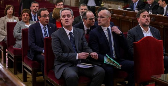 Fotografía de archivo de los líderes independentistas, con el exvicepresidente de la Generalitat Oriol Junqueras a la derecha en primera fila. - EFE