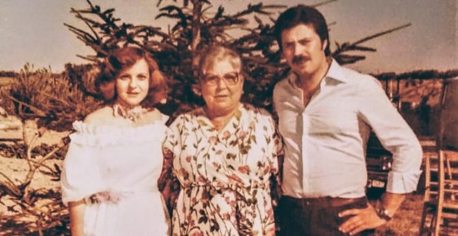 Elisa Garrido, ‘La Mañica’, en la boda de su hermano en los años 70./ Cedida por la familia
