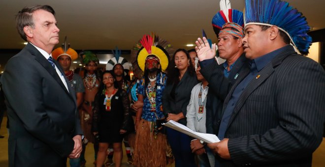 15/08/19 - El presidente brasileño, Jair Bolsonaro, en una recepción a líderes indígenas en agosto de este año. / ALAN SANTOS