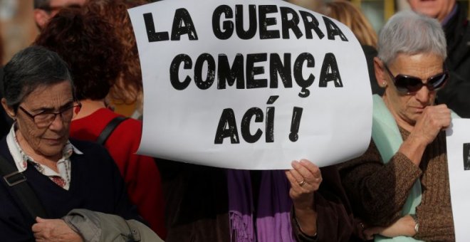 Una de las protestas contra la llegada del barco saudí al puerto de Sagunto (Valencia) el pasado 10 de diciembre. EFE