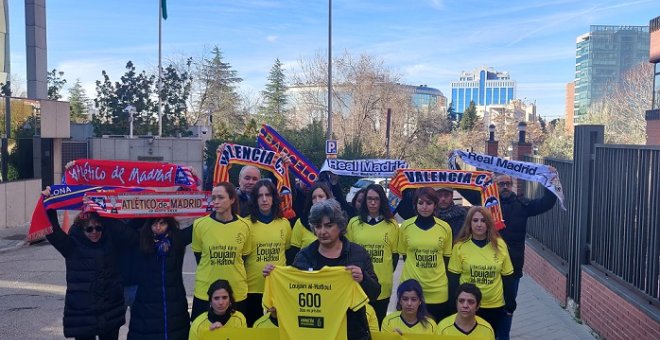 Una veintena de activistas de Amnistía Internacional protestan ante la Embajada de Arabia Saudí en Madrid por el enjuiciamiento de 11 mujeres activistas./ Borja Fernández (08-01-20)