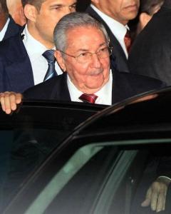 Raúl Castro a su llegada a Panamá para asistir a la Cumbre de las Américas. - EFE