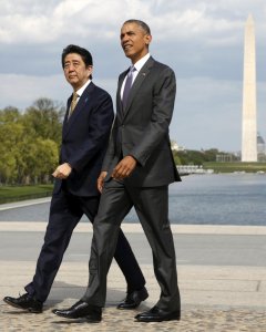 Barack Obama, junto al primer ministro japonés Shinzo Abe. - REUTERS