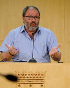 El concejal Javier Barbero durante una rueda de prensa en el Consistorio.- Felix Moreno