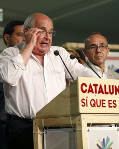 El candidato de Catalunya Sí que es Pot, Lluís Rabell, durante la rueda de prensa que ha ofrecido para valorar los resultados obtenidos en las elecciones catalanas. EFE/Alejandro García