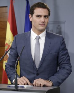 El presidente de Ciudadanos, Albert Rivera, en rueda de presa tras mantener una reunión con el jefe del Ejecutivo en el Palacio de la Moncloa. EFE/Zipi