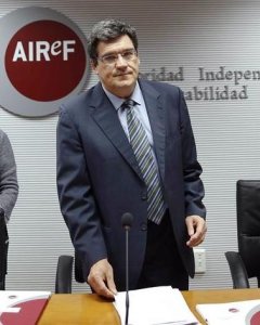 Presentación en la sede de la Autoridad Fiscal del informe sobre los presupuestos para 2016 de las comunidades autónomas. EFE/Chema Moya