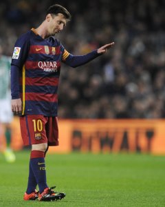 El astro argentino del FC Barcelona Lionel Messi, durante el partido de Liga ante el Betis en el Nou Camp. REUTERS/Stringer