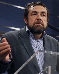 El secretario general del grupo parlamentario de Ciudadanos, Miguel Gutiérrez, durante una rueda de prensa en el Congreso de los Diputados . EFE/Fernando Alvarado