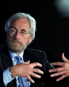 El economista jefe del BCE, Peter Praet durante su intervencion en la reunión del Instituto Internacional de Finanzas, en Madrid. REUTERS/Susana Vera