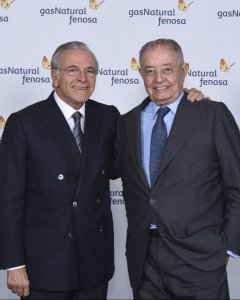 El nuevo presidente de Gas Natural Fenosa, Isidro Fainé, junto con su antecesor Salvador Gabarró. EFE/David Campos