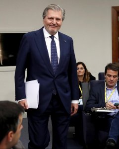 El ministro de Educación, Cultura y Deporte y nuevo portavoz del Gobierno, Íñigo Méndez de Vigo, poco antes de su primera comparecencia ante los medios tras la reunión del Consejo de Ministros. EFE/Chema Moya