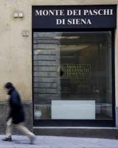 Una oficina del banco Monte dei Paschi, en la localidad italiana de Siena. REUTERS/Max Rossi