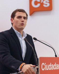 El presidente de Ciudadanos, Albert Rivera, durante la rueda de prensa que ha ofrecido tras la reunión de la Ejecutiva Nacional del partido. EFE/Ángel Díaz