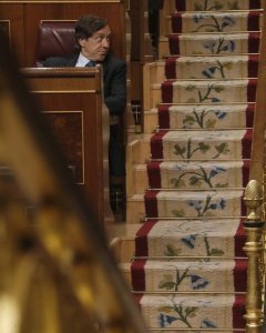 El portavoz del PP en el Congreso, Rafael Hernandoo, en el pleno del Congreso, en la primera sesión de debate y votación de enmiendas parciales a los Presupuestos Generales del Estado de 2017. EFE/Javier Lizon